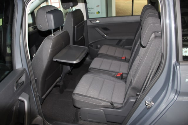 Volkswagen Touran Touran 1.5 TSI DSG Comfortline AHK, RFK, R2D,