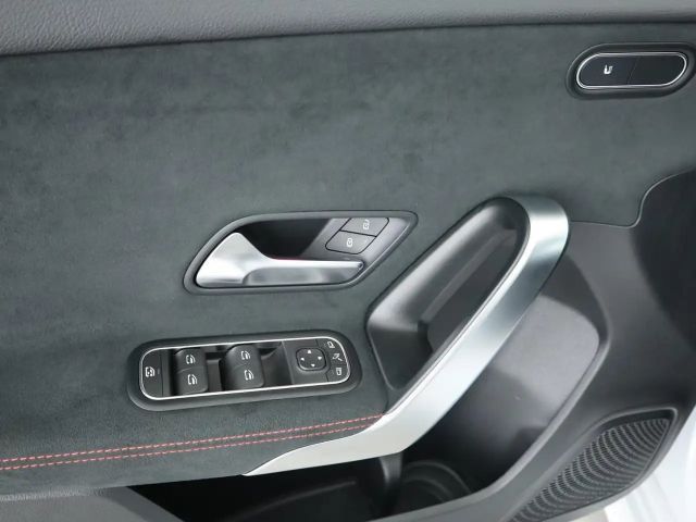 Mercedes-Benz A 250 4MATIC AMG Line