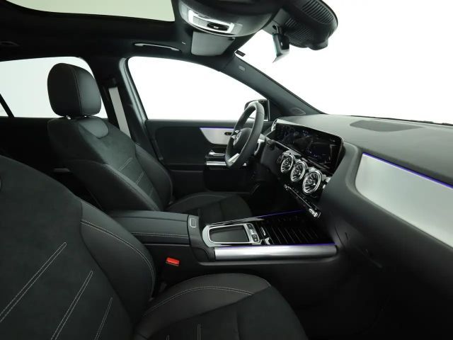 Mercedes-Benz GLA 200 AMG Line