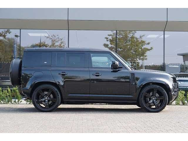 Land Rover Defender 110