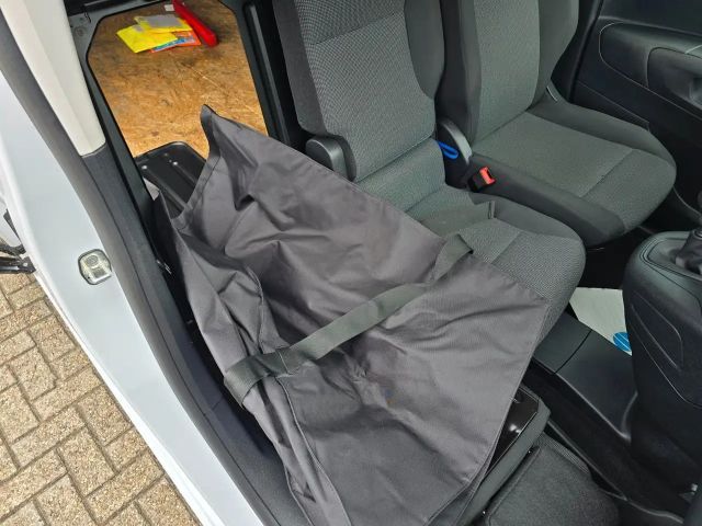 Opel Combo Cargo/AHK/DAB/Tempom./PDC/Garantie-01.2027