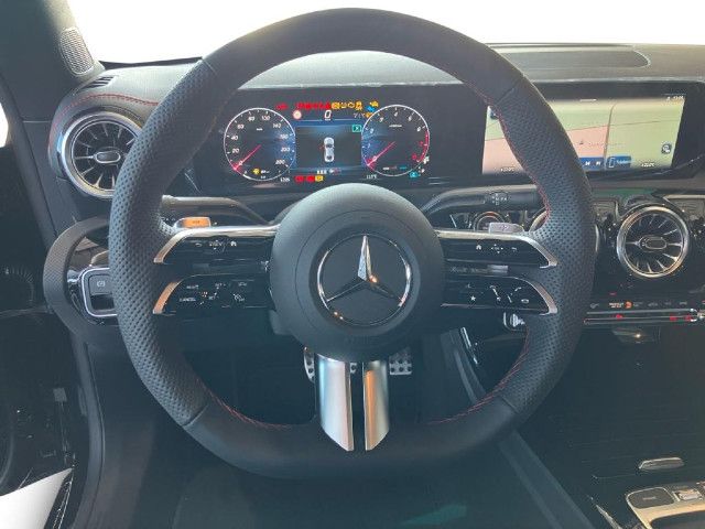 Mercedes-Benz CLA 180 AMG Line Coupé