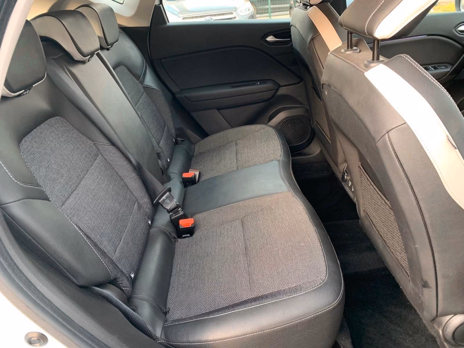 Renault Captur Hybrid Intens