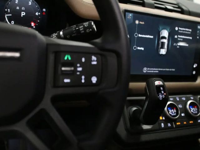 Land Rover Defender 110 D300 Dynamic HSE