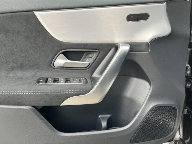 Mercedes-Benz A 200 AMG Line Hatchback