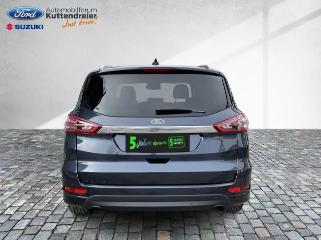 Ford S-Max Titanium