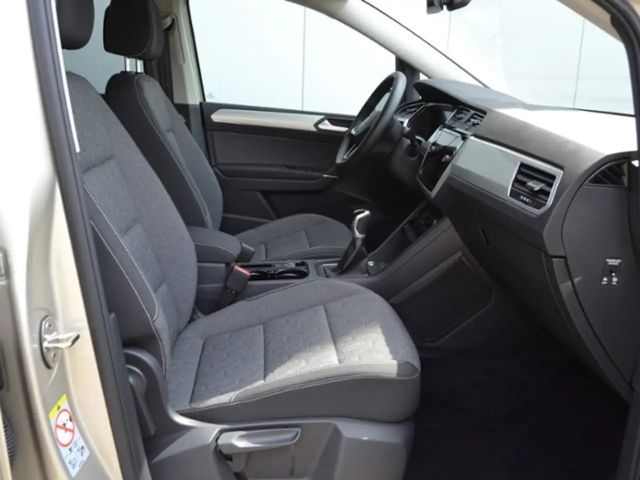 Volkswagen Touran 1.5 TSI IQ.Drive Move