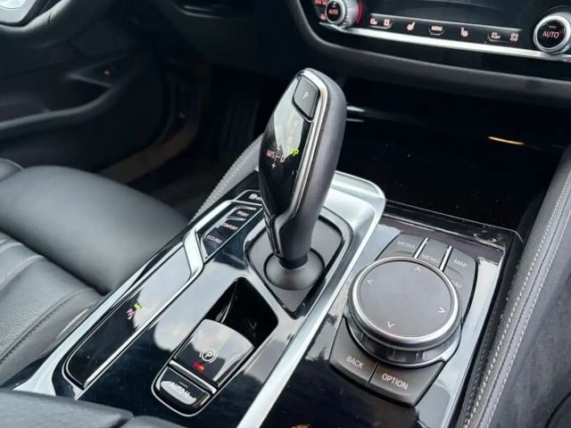 BMW 530 530i Luxury Line Touring xDrive