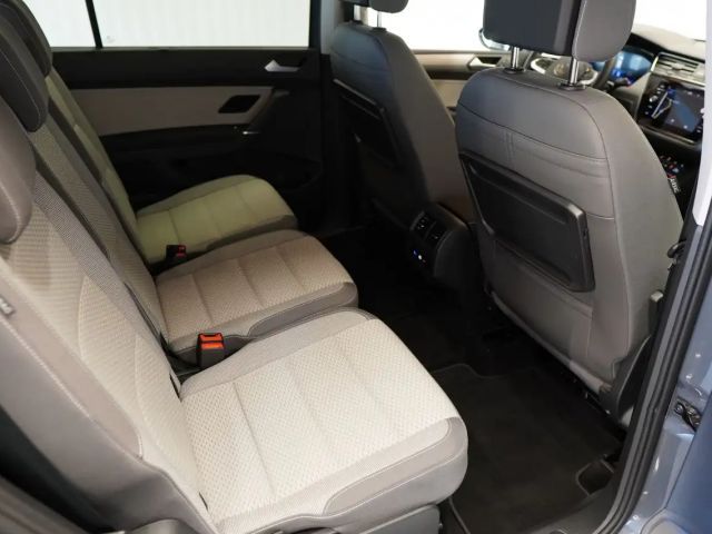 Volkswagen Touran 1.5 TSI DSG