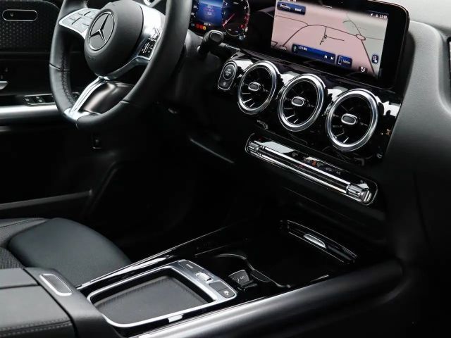 Mercedes-Benz B 200 Progressive Sedan