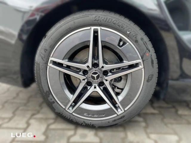 Mercedes-Benz C 200 AMG Line Sedan