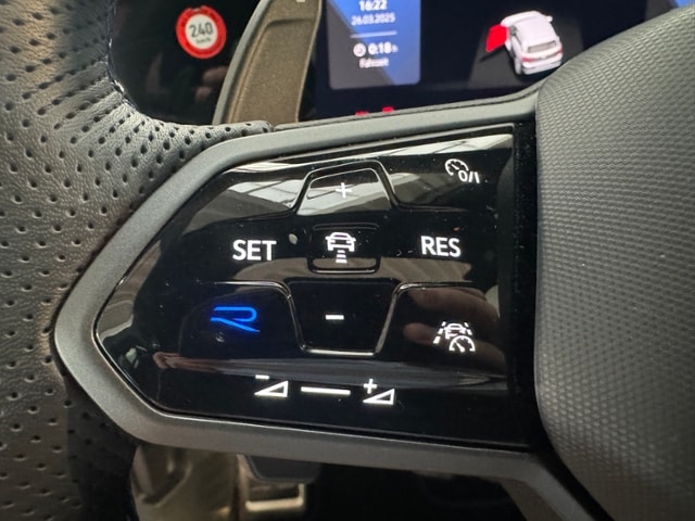 Volkswagen Golf Performance 2,0 l TSI+Kamera+ACC LED Matrix+