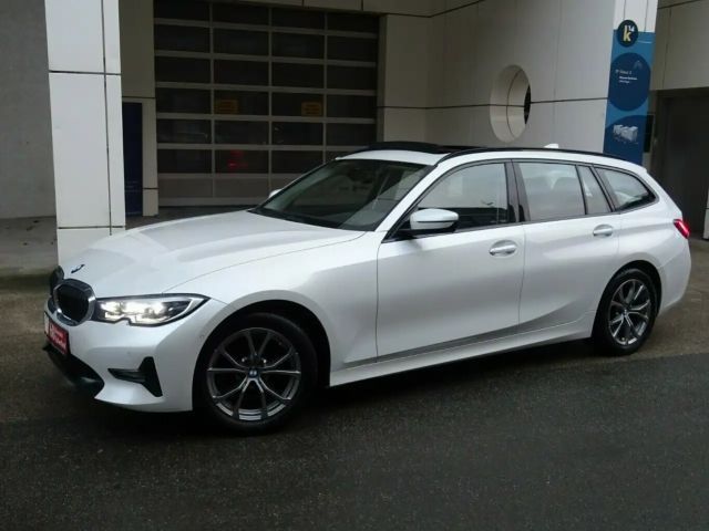 BMW 320 320d Sport Line Touring xDrive