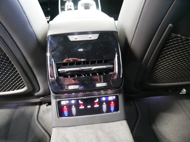 Audi A6 Avant Quattro S-Tronic