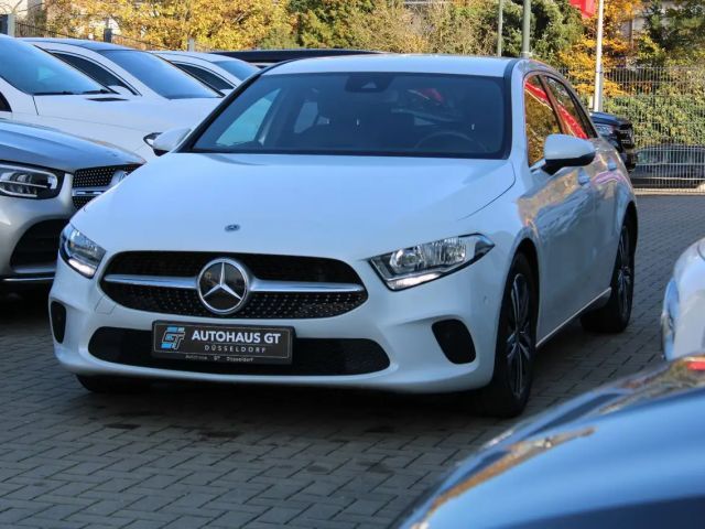 Mercedes-Benz A 180 /Sitzhzg/Kamera/Navi/Spur/Tempomat/AHK