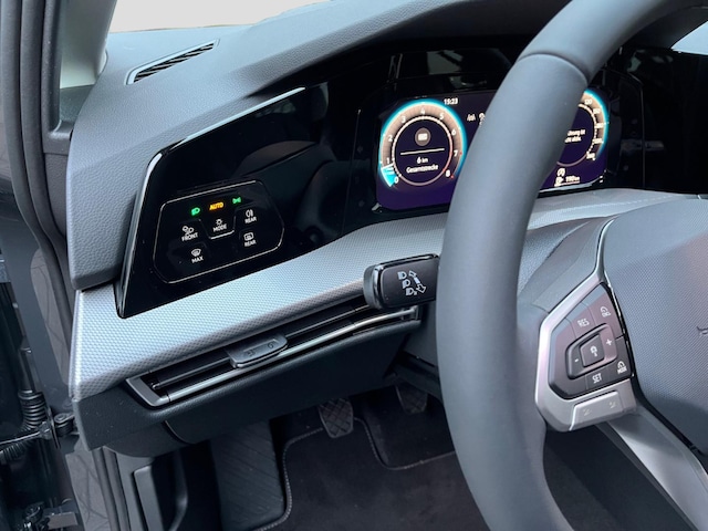 Volkswagen Golf Style