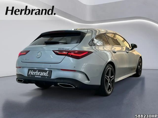 Mercedes-Benz CLA 200 AMG Line