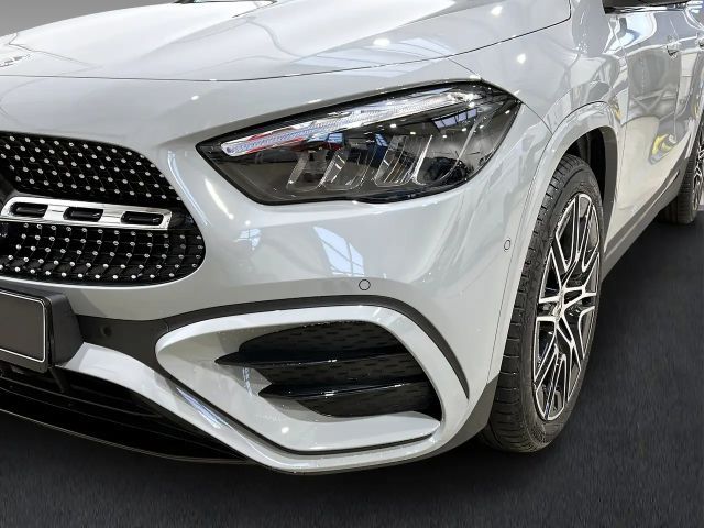 Mercedes-Benz GLA 200 AMG Line