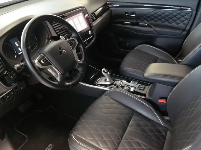 Mitsubishi Outlander 4WD MIVEC PHEV