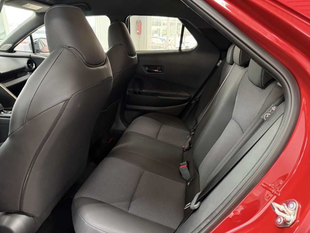 Toyota C-HR 5-deurs Lounge