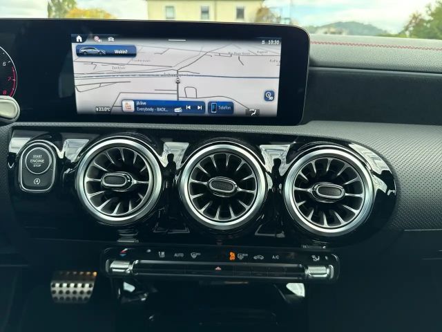 Mercedes-Benz CLA 200 Shooting Brake