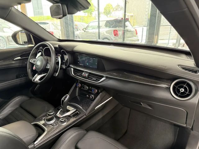 Alfa Romeo Stelvio Q4 Quadrifoglio
