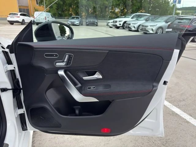 Mercedes-Benz CLA 200 CLA