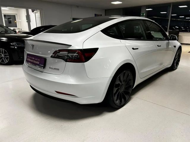 Tesla Model 3 AWD Performance