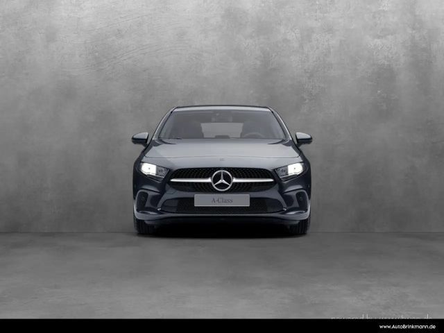 Mercedes-Benz A 180 A 180 Kompakt AHK/STANDHEIZUNG/MBUX/360°KAMERA