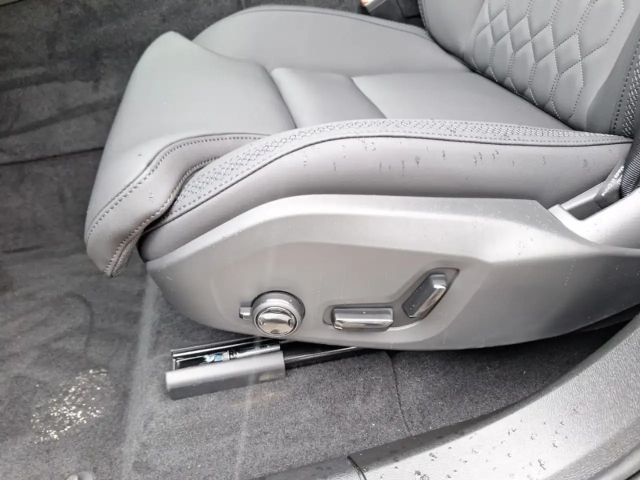 Volvo XC60 AWD Dark Plus T6