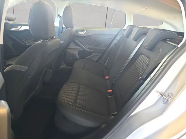 Ford Focus Cool & Connect EcoBoost Wagon