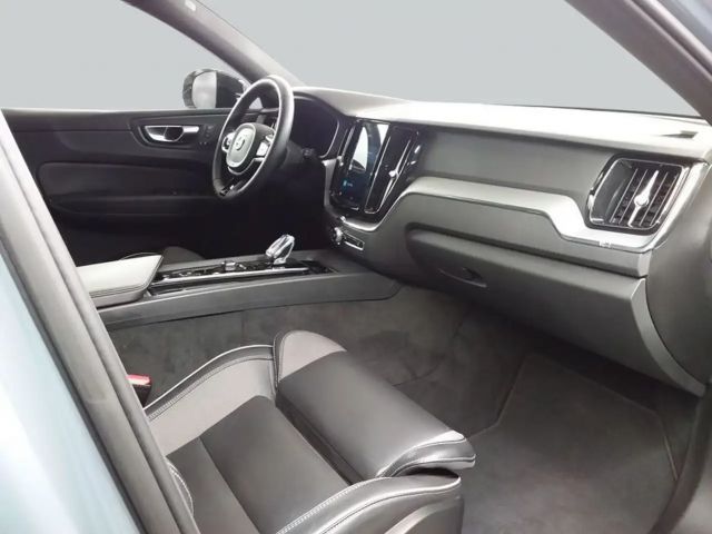 Volvo XC60 AWD Dark Plus