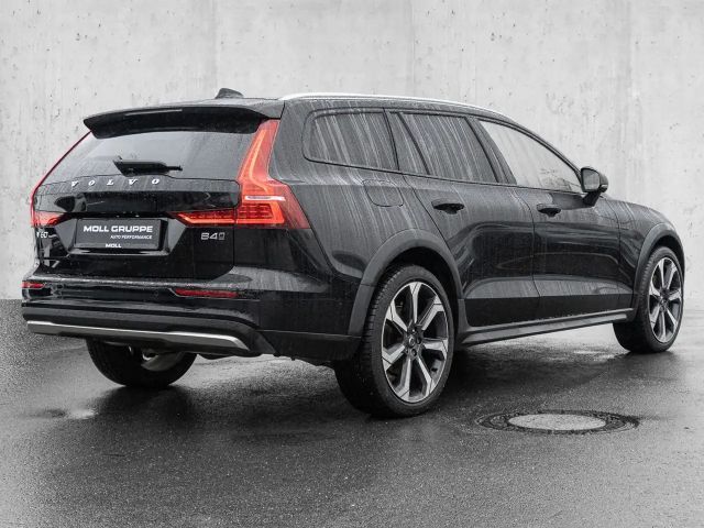 Volvo V60 Cross Country AWD Plus
