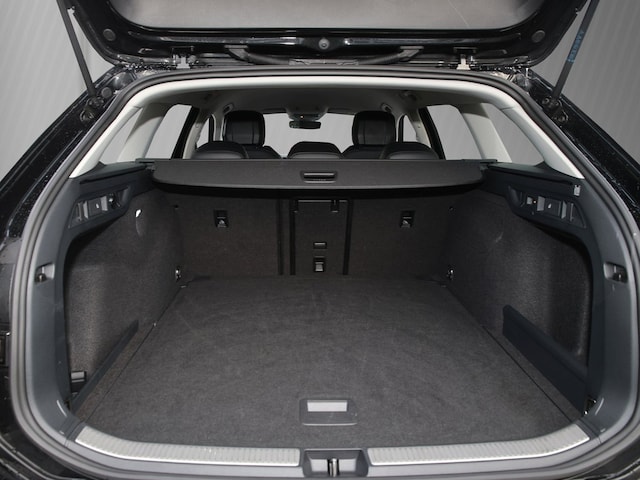 Volkswagen Passat 1.5 eTSI Business DSG Variant