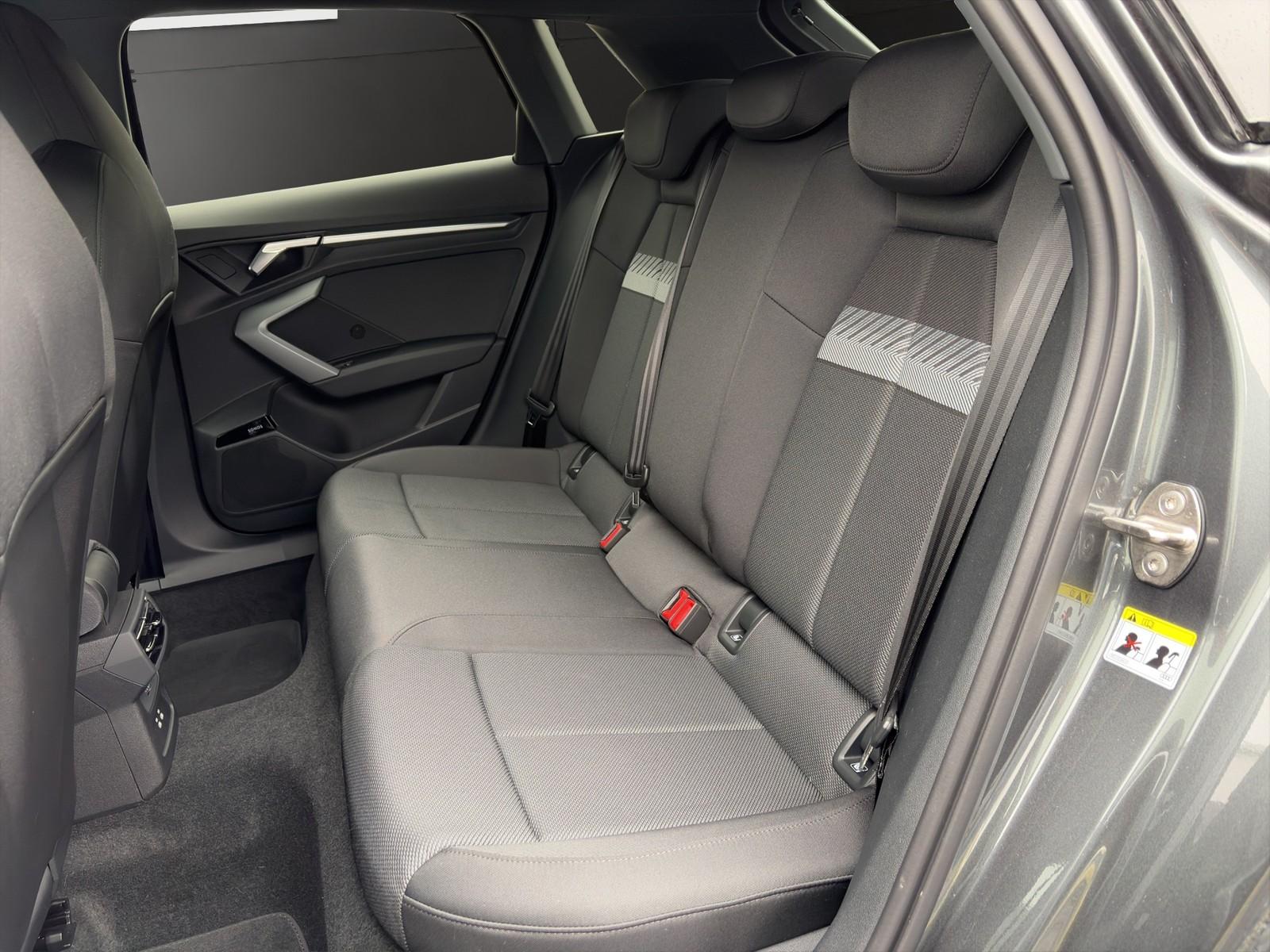 Audi A3 30 TFSI S-Line Sedan Sportback