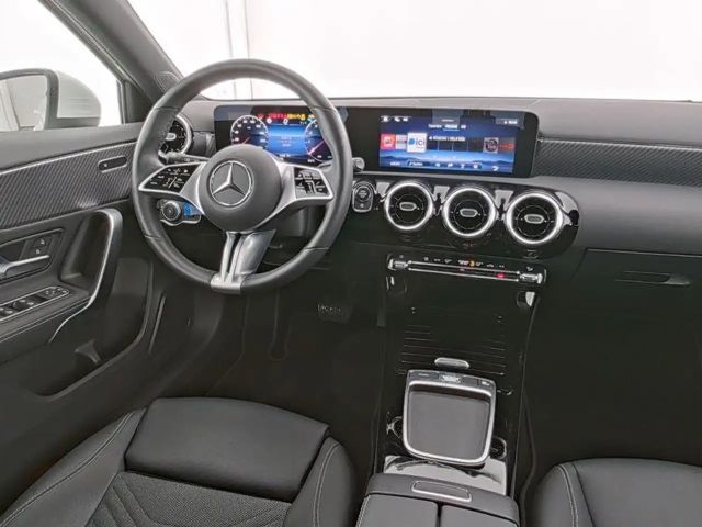 Mercedes-Benz A 180 , 7G-DCT, Progr. Advanced, Winter-Pak., Kamera,...