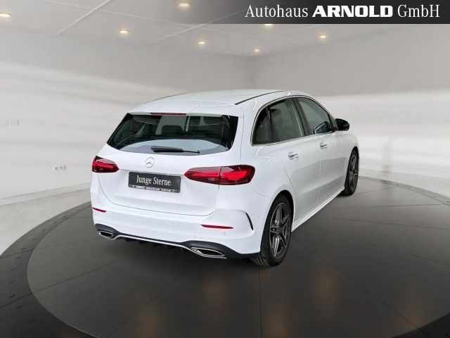 Mercedes-Benz B 200 AMG Line Sedan