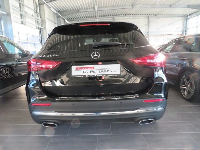 Mercedes-Benz GLA 200 AMG Line GLA 200 d