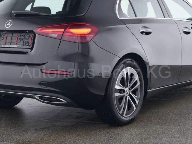 Mercedes-Benz A 180 ENp 47000 Pano Memory 360 Kam. KGo Totw.