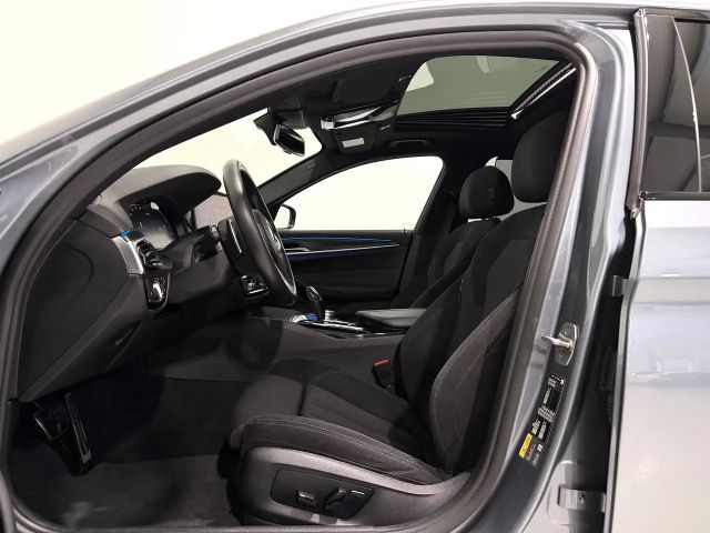 BMW 530 530e M-Sport Sedan xDrive