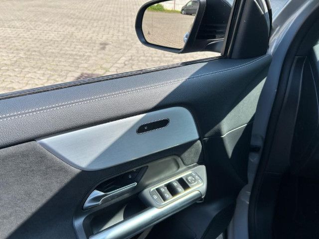 Mercedes-Benz GLA 220 4MATIC GLA 220 d