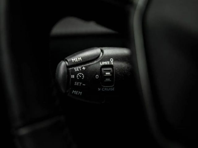 Peugeot 2008 100 PK MT6 | 360° Camera | Keyless | Dodehoekde...