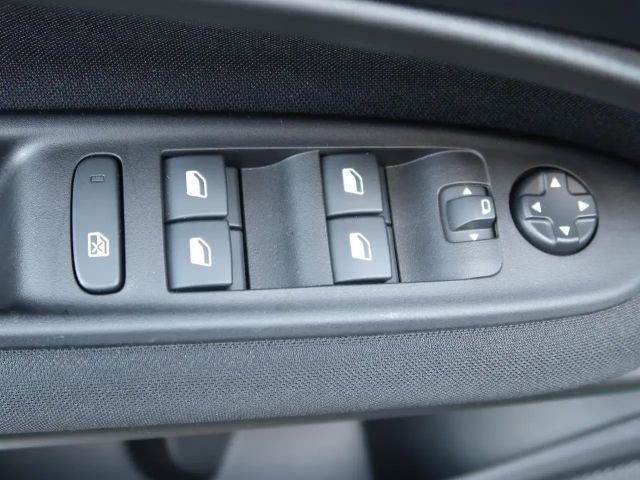 Fiat 600e Hybrid 1.2 DCT Navi PDC *125 Jahre Edition*