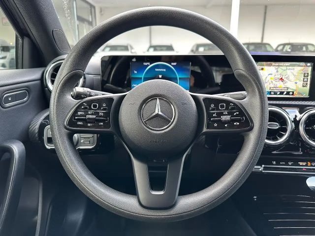 Mercedes-Benz A 180 A 180 d Style