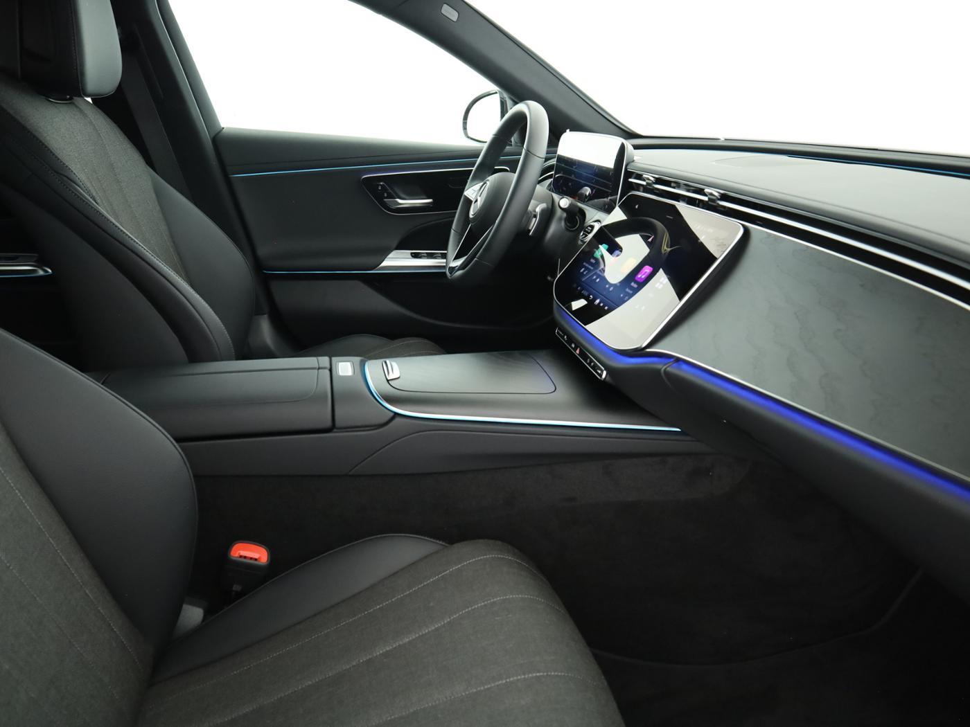 Mercedes-Benz E 200 AVANTGARDE Premium Sedan