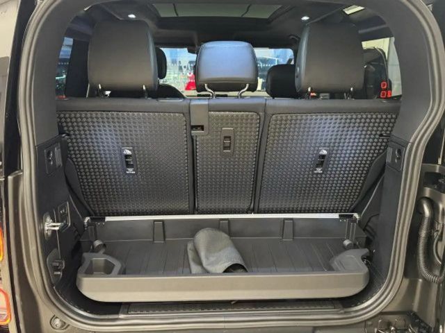 Land Rover Defender 90 D300