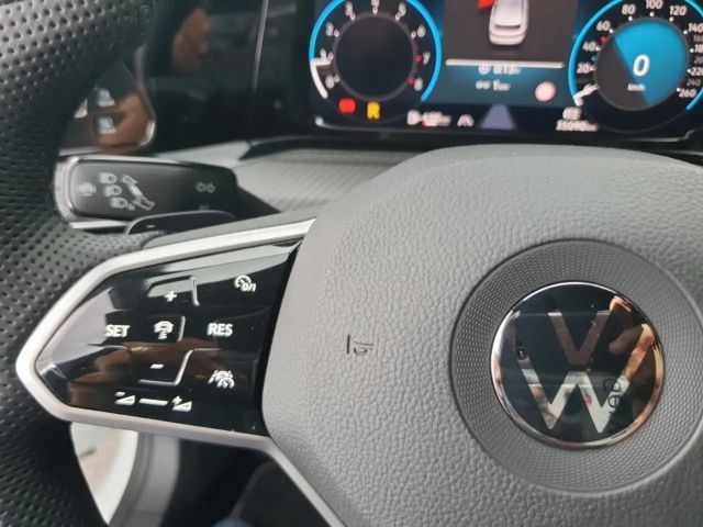 Volkswagen Golf 2.0 TSI Golf VIII R-Line