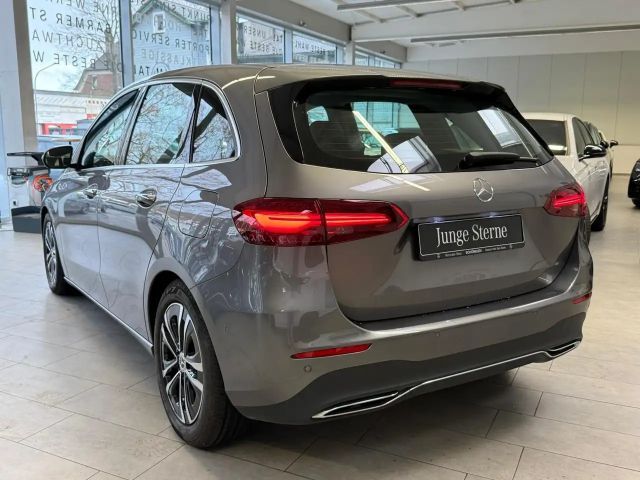 Mercedes-Benz B 220 4MATIC Progressive Sedan