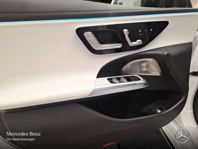 Mercedes-Benz E 220 AMG Line E 220 d Sedan