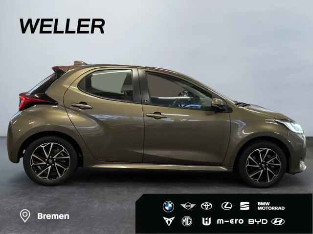 Toyota Yaris Hatchback Hybride Team D